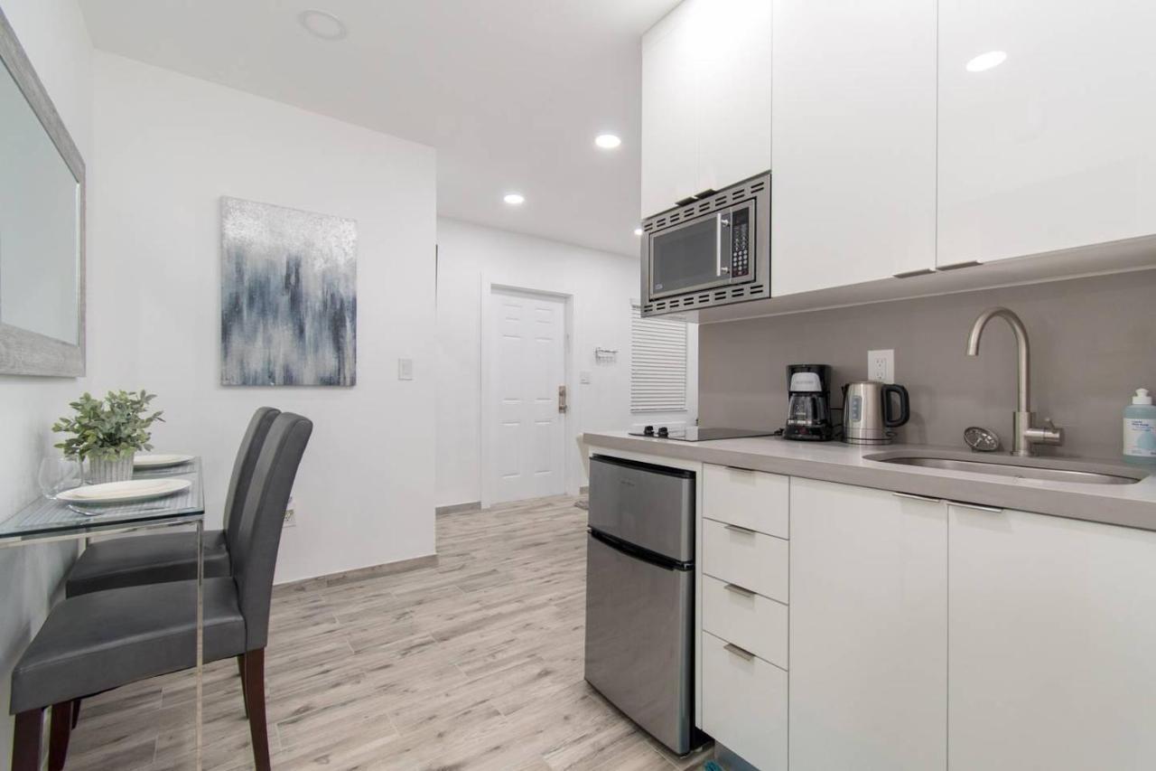 Newly Renovated 1 Bedroom Apt Designer Unit # 3 Dania Beach Eksteriør bilde