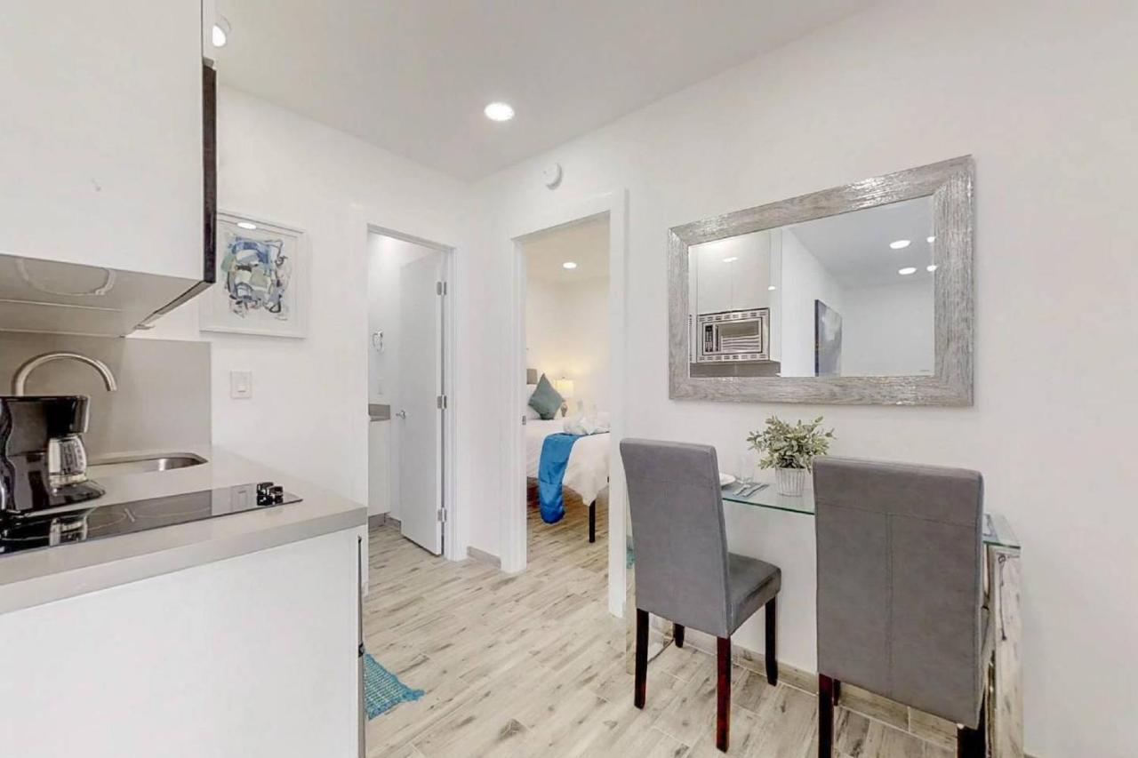 Newly Renovated 1 Bedroom Apt Designer Unit # 3 Dania Beach Eksteriør bilde